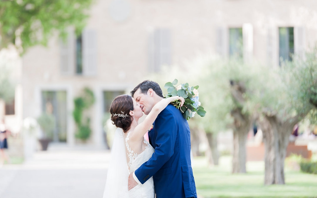 Wedding under the olive trees at the Bastide Saint Julien
